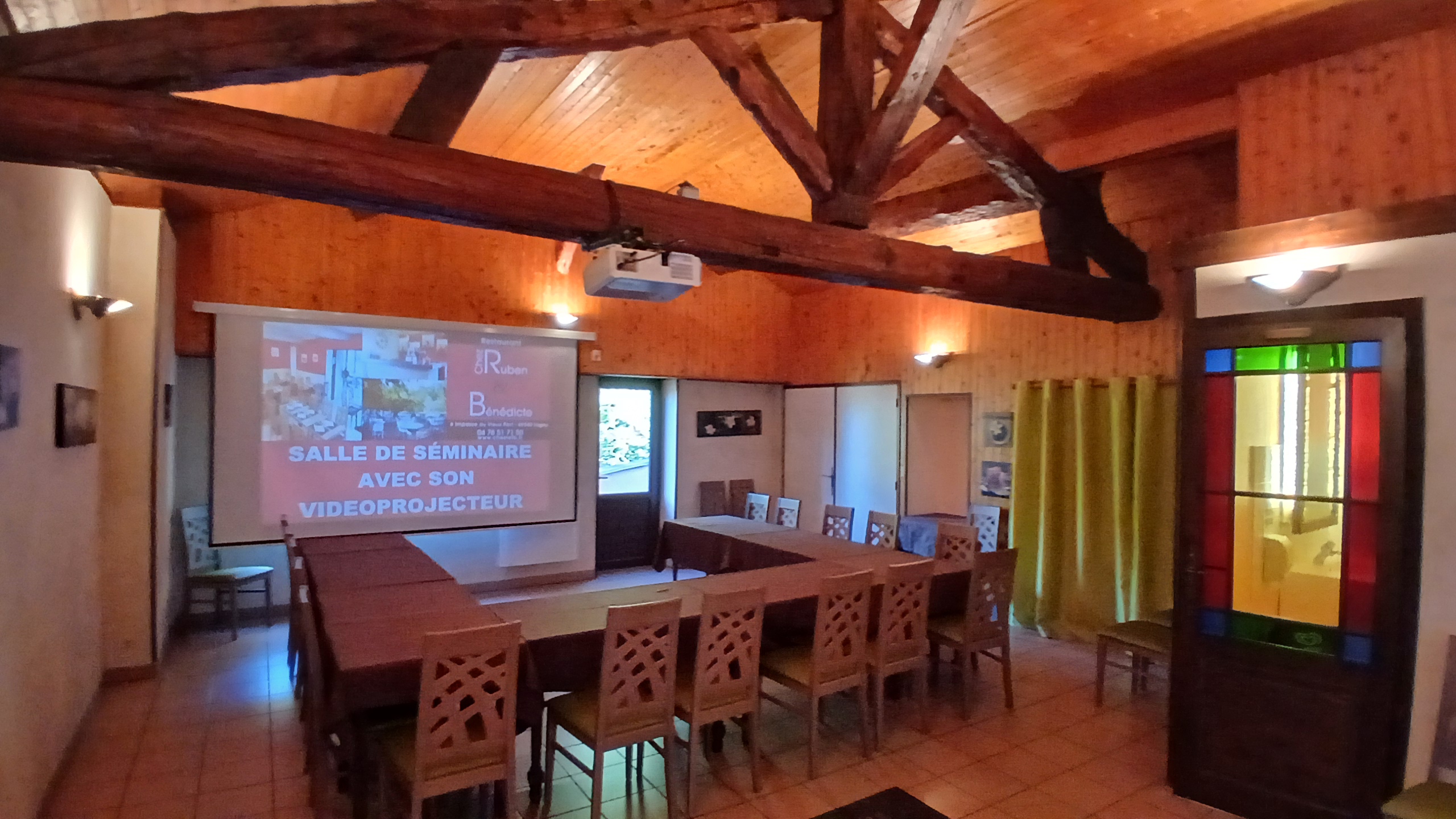 Salle de Séminaire à l'étage